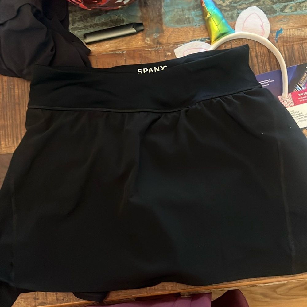 Size large spanx skirt